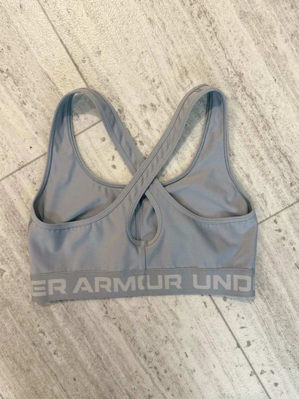 💪 Under Armour Compression Sports Bra – Gray (Size M) - Picture 4 of 5